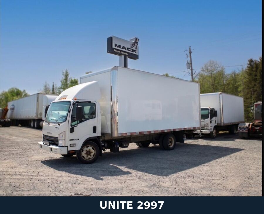 <p><span>Isuzu NRR 3U4, classe 5, 2021, unité 2997. Fourgon de 20 pieds au toit translucide avec élévateur, prêt à partir. Moteur diesel Isuzu 5,2 L (252 HP), transmission automatique Aisin 6 vitesses. 87 000 km.</span></p>