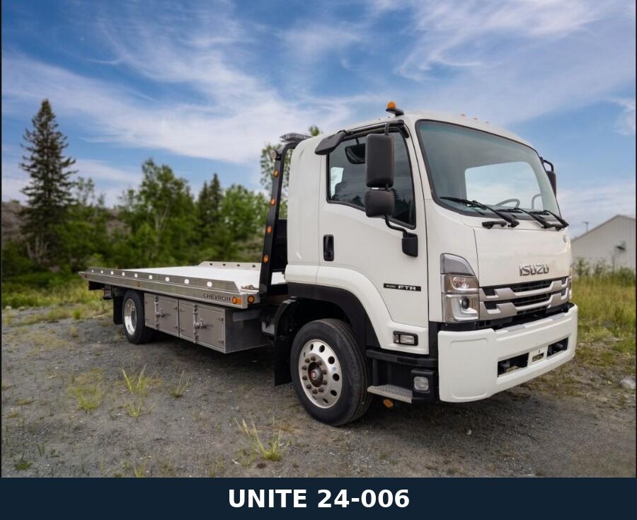 <p><span>Isuzu FTR classe 6, 2024, plateforme rétractable Vulcan 22 pour remorquage et dépannage. Moteur Cummins B6.7 260 HP, transmission Allison 2550 RDS, suspensions Isuzu robustes. Roues avant et arrière aluminium 22,5 x 8,25 avec pneus bas profil.</span></p>