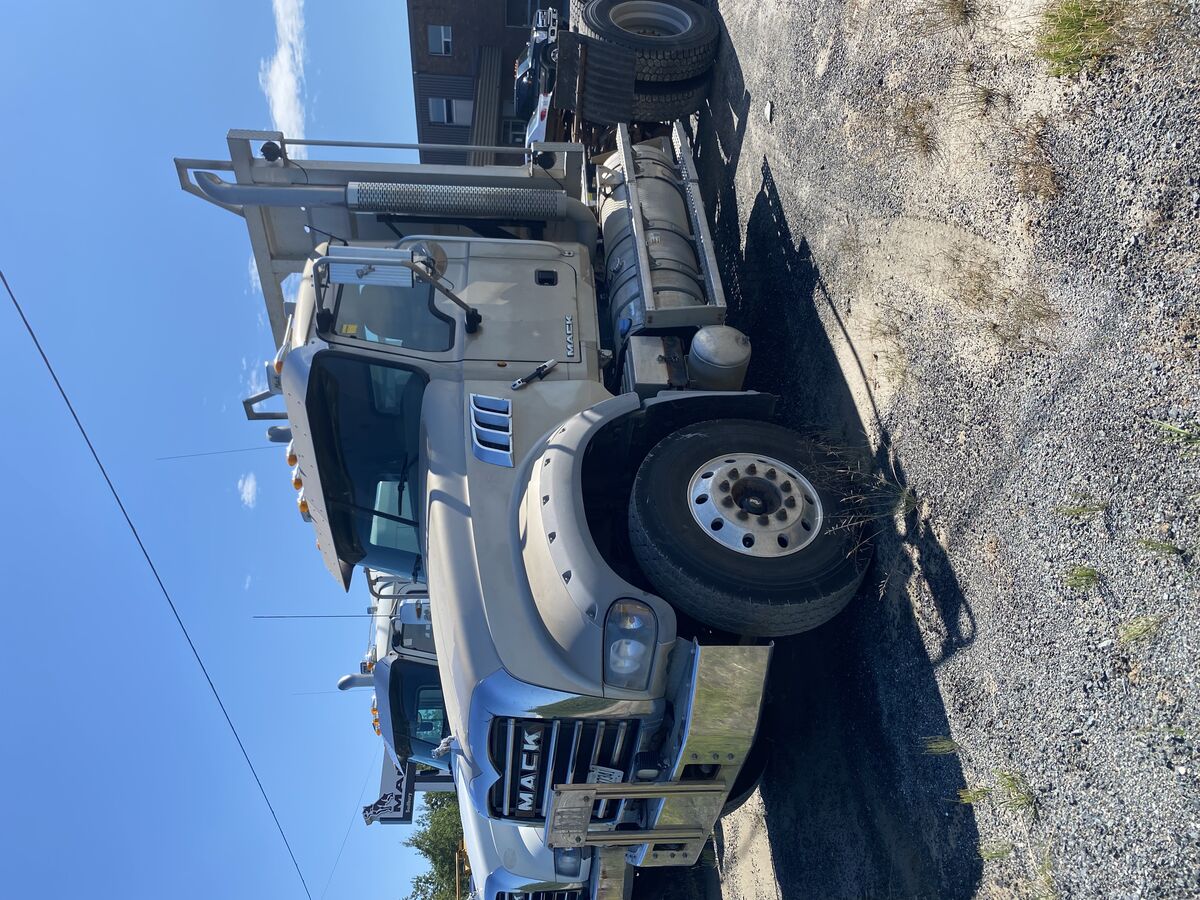 Mack GU713, annee 2012, suspension 14,000 / 46,000 lbs, transmission manuel 18 vitesse, seulement 389,500 km, moteur Mack MP8, 505 HP,